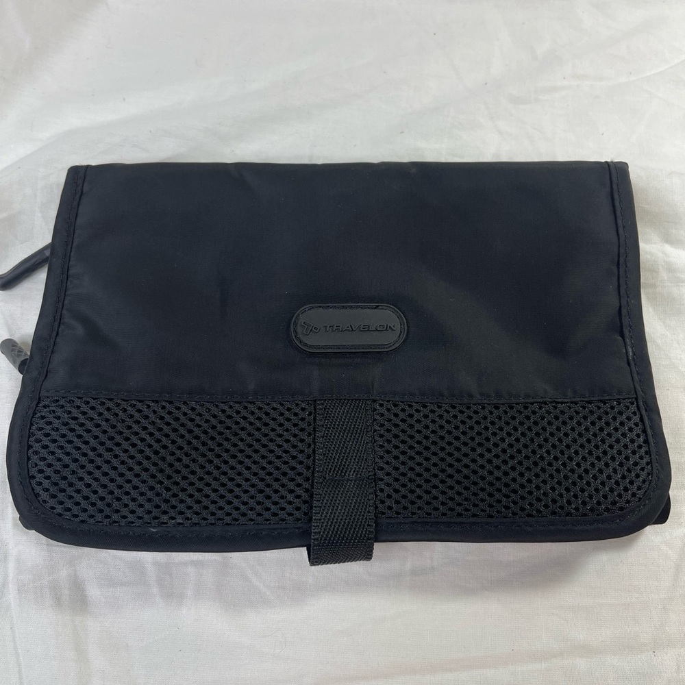 ⭐️Travelon Black Toiletry Bag